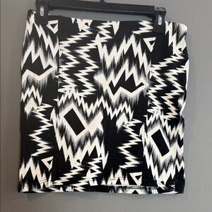 Top Shop Black & White Geometric Print Pencil Skirt